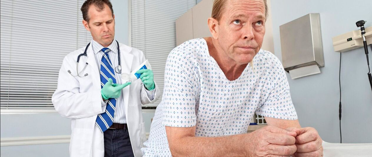 Patient with prostatitis in an proctologist